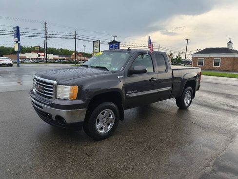 Used 2011 GMC Sierra 1500 SLE w/ All-Terrain Package AWD/4WD image 11