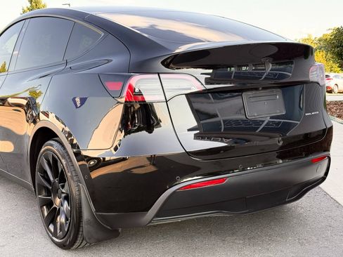 Used 2021 Tesla Model Y Long Range AWD/4WD image 5
