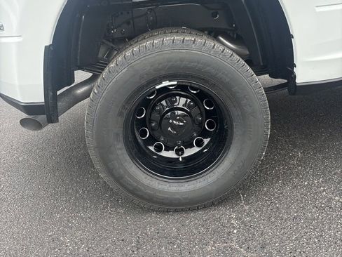 New 2026 RAM 3500 Big Horn AWD/4WD image 11
