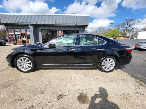 Used 2007 Lexus LS 460 Luxury RWD image 4