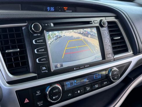 Used 2019 Toyota Highlander Limited Platinum AWD/4WD image 23