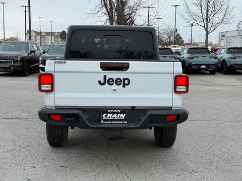 Used 2025 Jeep Gladiator Sport image 6