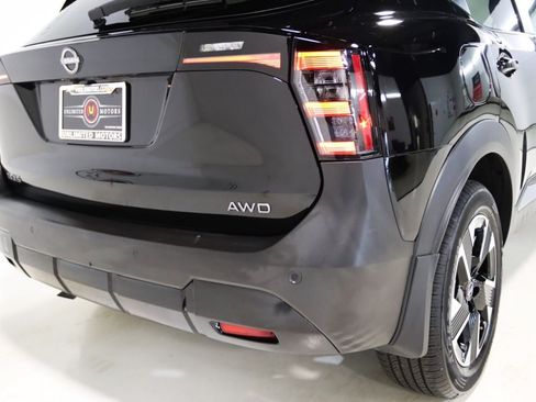 Used 2025 Nissan Kicks SV AWD/4WD image 56