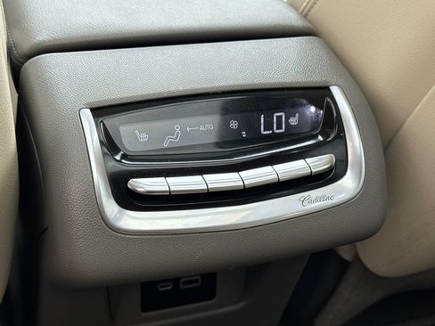 Certified 2021 Cadillac XT6 Premium Luxury w/ LPO, Radiant Package AWD/4WD image 16