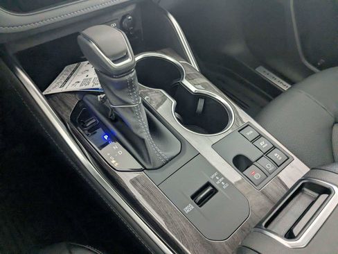 New 2026 Toyota Highlander Limited AWD/4WD image 19