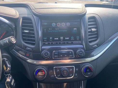 Used 2016 Chevrolet Impala LT w/ Convenience Package image 13