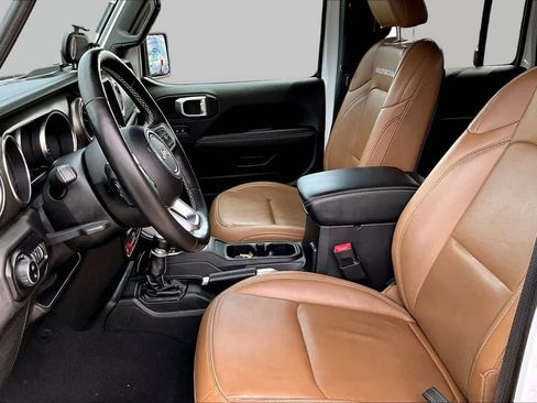 Used 2020 Jeep Gladiator Rubicon AWD/4WD image 8