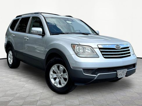 Used 2009 Kia Borrego LX w/ Convenience Pkg AWD/4WD image 3