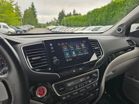 Used 2019 Honda Pilot Touring image 25