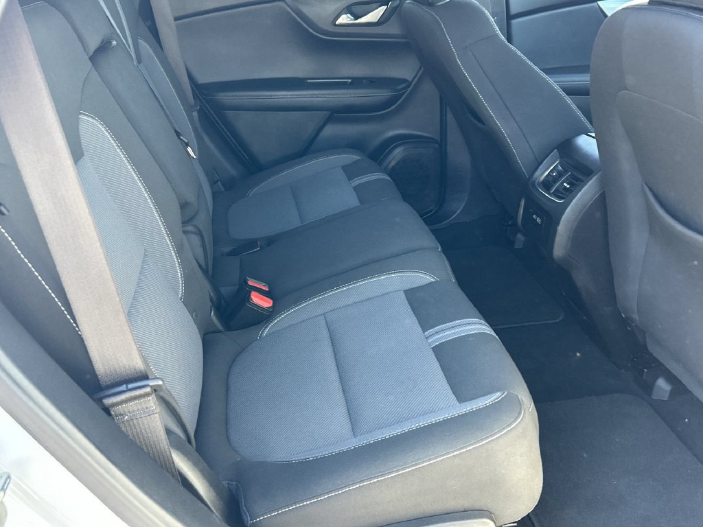 Used 2025 Chevrolet Blazer LT FWD image 21
