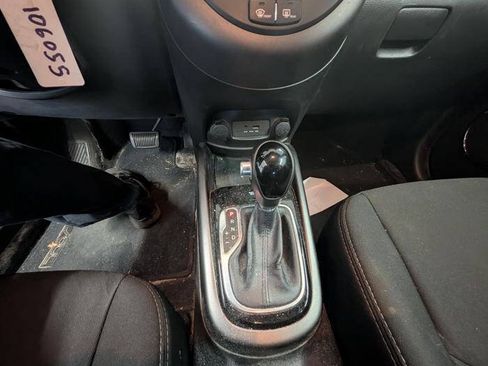 Used 2013 Kia Soul + FWD image 35