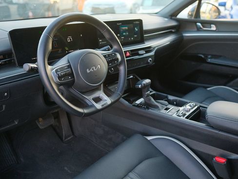 Used 2025 Kia K5 GT-Line w/ GT-Line Premium Package FWD image 12