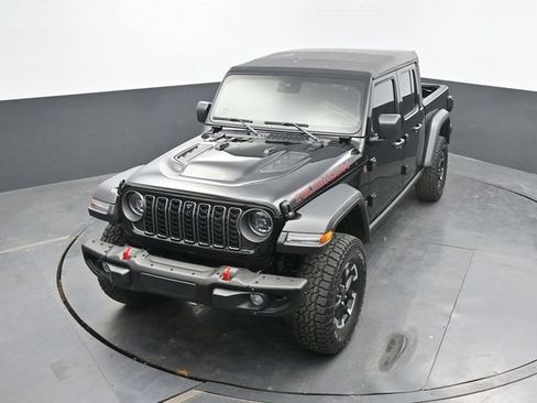 Used 2025 Jeep Gladiator Rubicon w/ Safety Group AWD/4WD image 48