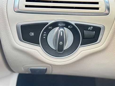 Used 2020 Mercedes-Benz C 300 Sedan image 32