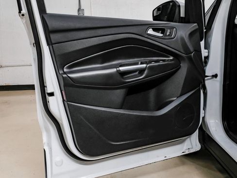 Used 2019 Ford Escape SEL image 47