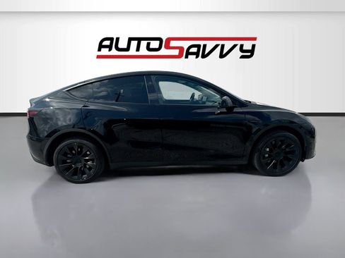 Used 2024 Tesla Model Y Long Range AWD/4WD image 8