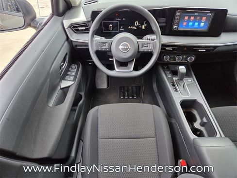 New 2025 Nissan Kicks S image 8