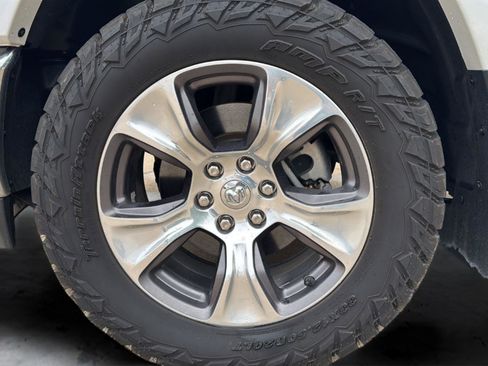 Used 2019 RAM 1500 Laramie AWD/4WD image 26