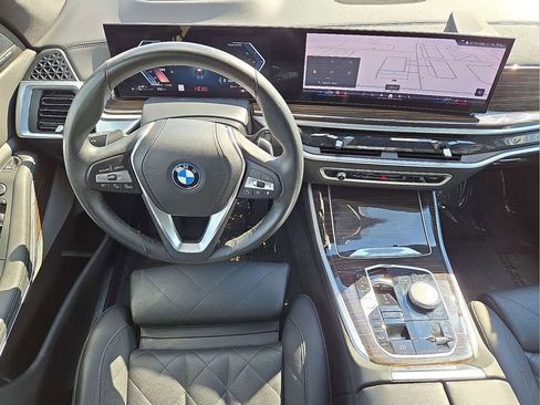 Used 2024 BMW X5 xDrive50e image 17