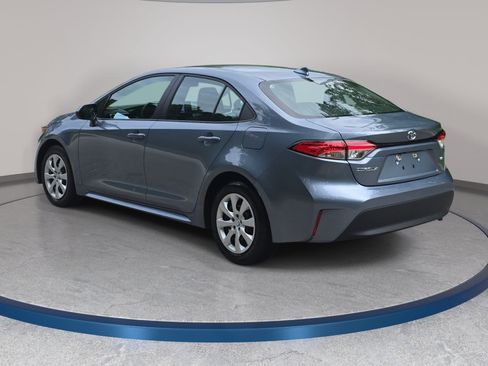 Used 2025 Toyota Corolla LE FWD image 7