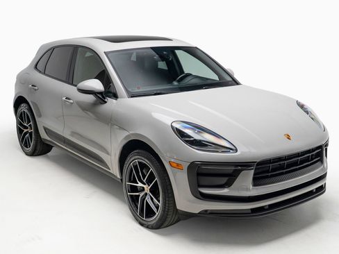 Used 2022 Porsche Macan AWD/4WD image 4