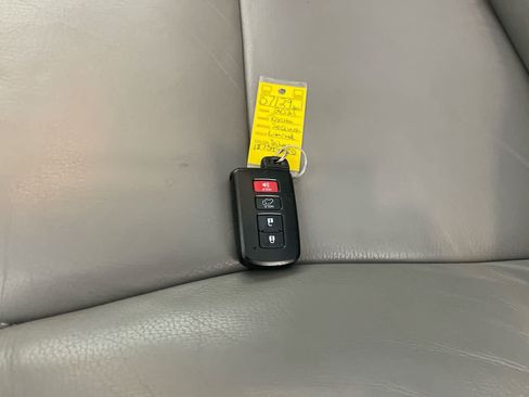 Used 2021 Toyota Sequoia Limited AWD/4WD image 28