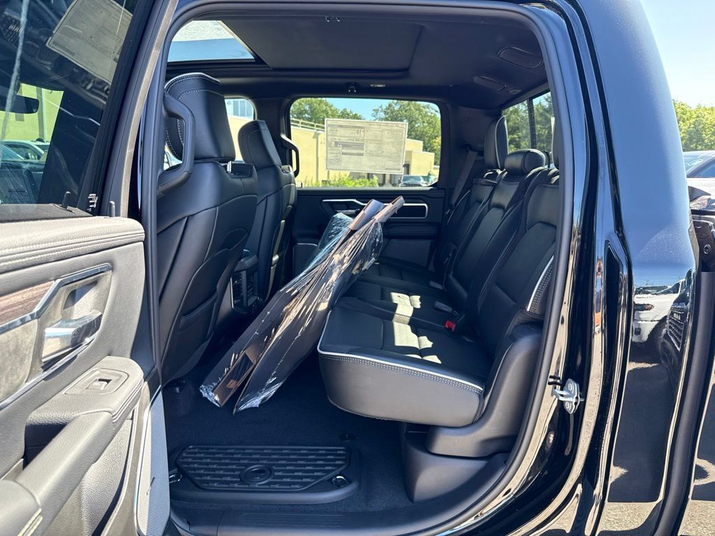 New 2027 RAM 1500 Laramie w/ Night Edition AWD/4WD image 24