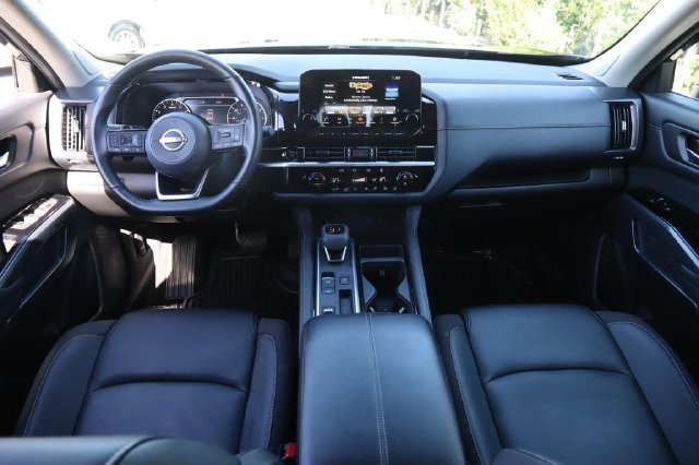 Certified 2025 Nissan Pathfinder SL w/ SL Premium Package FWD image 25