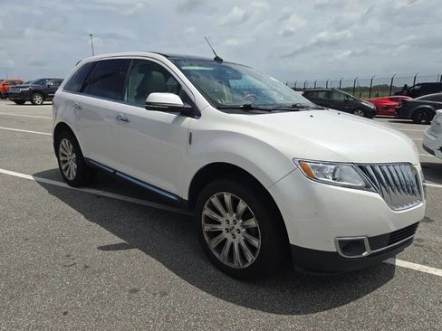 Used 2014 Lincoln MKX FWD w/ Equipment Group 102A image 4