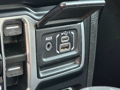 Used 2023 Jeep Wrangler Unlimited Rubicon AWD/4WD image 35