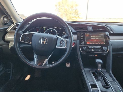 Used 2020 Honda Civic Touring image 6
