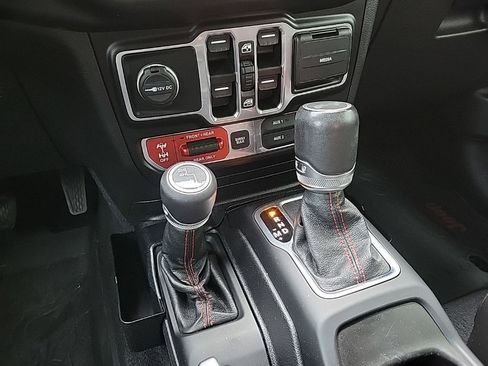 Used 2020 Jeep Wrangler Unlimited Rubicon AWD/4WD image 28
