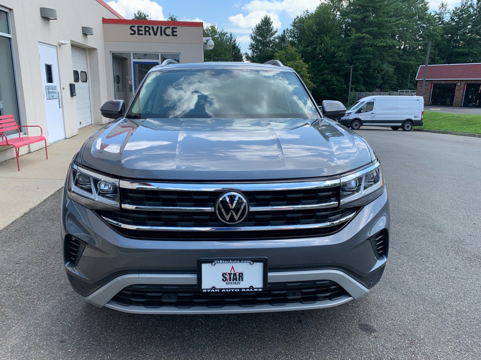 Used 2021 Volkswagen Atlas SEL AWD/4WD image 2