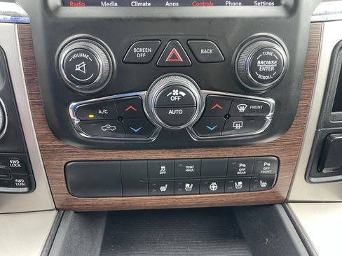 Used 2018 RAM 1500 Laramie w/ Convenience Group AWD/4WD image 23
