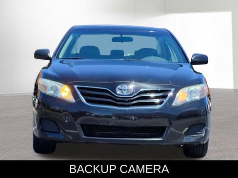 Used 2011 Toyota Camry LE FWD image 2