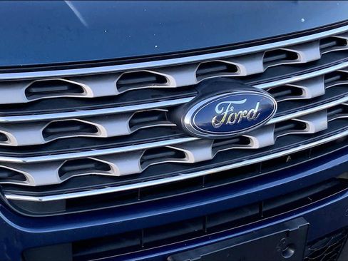 Used 2016 Ford Explorer XLT w/ Equipment Group 202A image 28