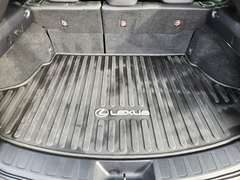 Used 2024 Lexus UX 250h FWD image 39