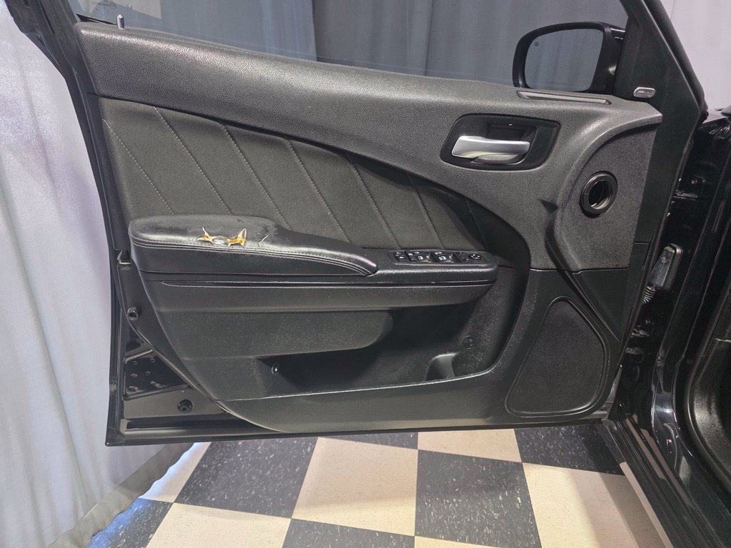 Used 2018 Dodge Charger R/T w/ Blacktop Package RWD image 7