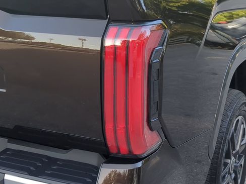 Used 2023 Toyota Tundra Limited AWD/4WD image 45
