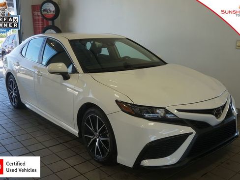 Used 2023 Toyota Camry SE FWD image 1