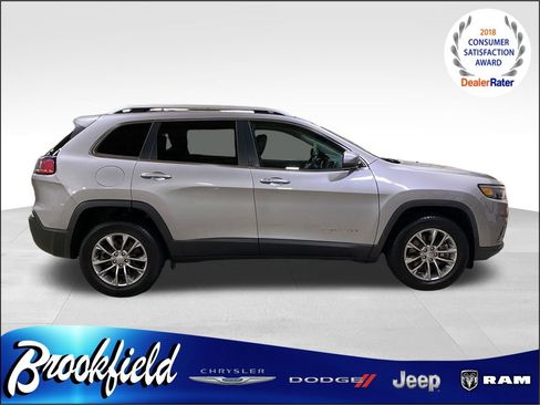 Used 2019 Jeep Cherokee Latitude Plus w/ Cold Weather Group AWD/4WD image 7