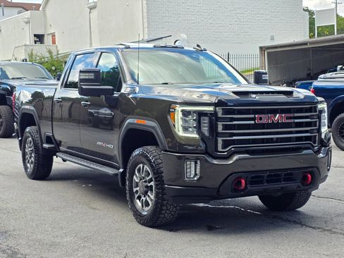 Used 2022 GMC Sierra 2500 AT4 w/ AT4 Preferred Package AWD/4WD image 9