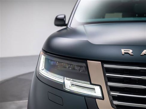 New 2026 Land Rover Range Rover SV AWD/4WD image 10