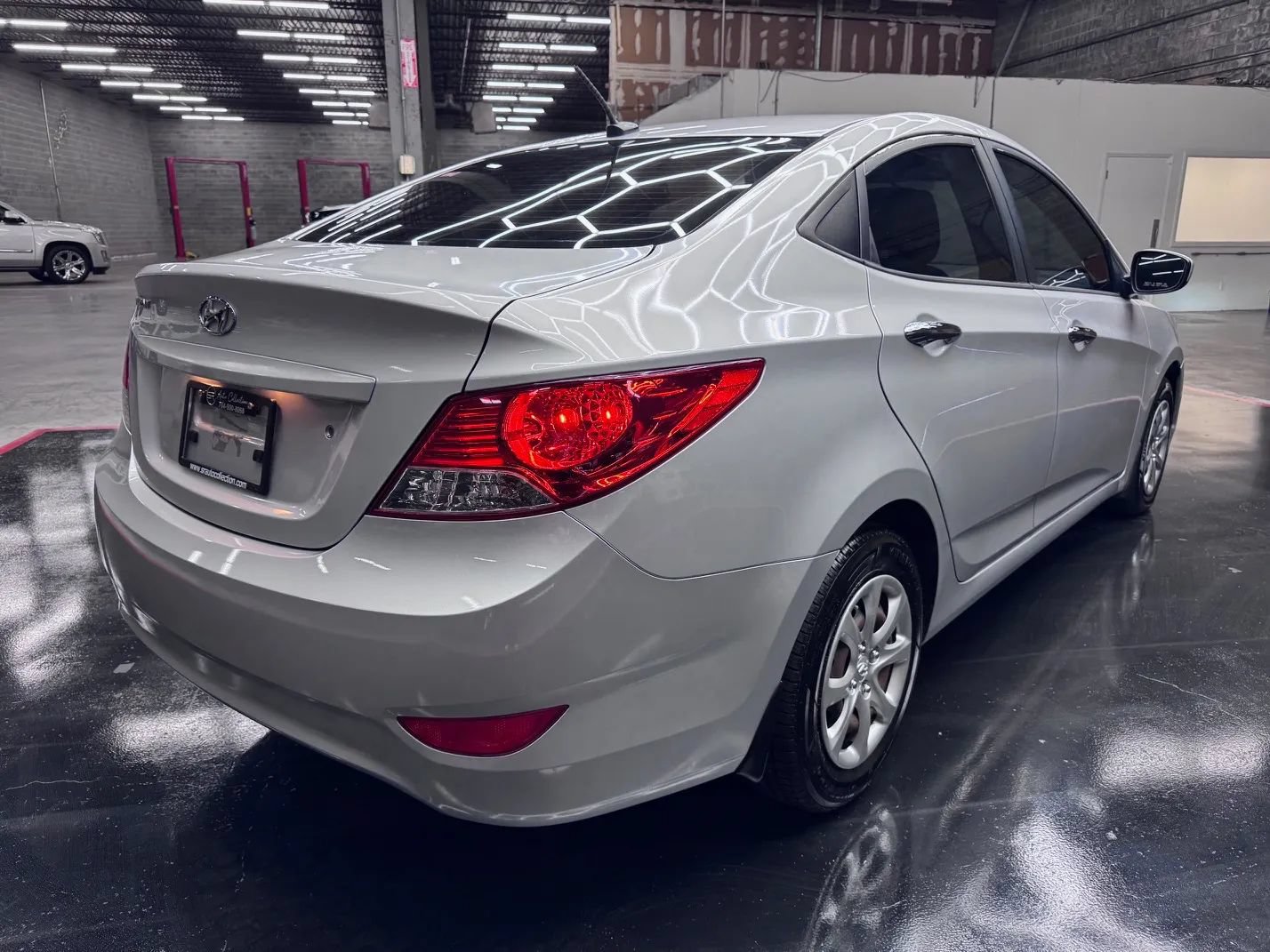 Used 2013 Hyundai Accent GLS FWD image 3