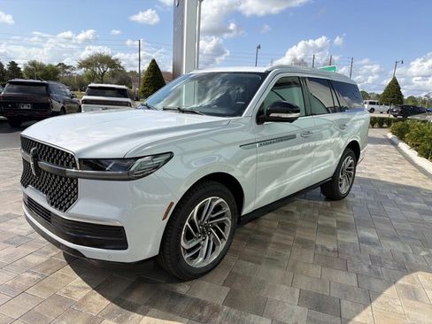 New 2026 Lincoln Navigator Reserve AWD/4WD image 5