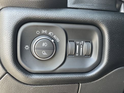 Used 2022 RAM 1500 Laramie image 28