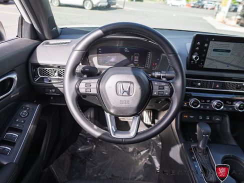 Used 2025 Honda Civic Sport Touring image 2