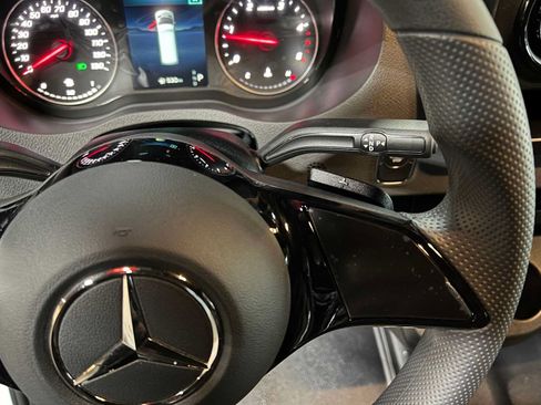 Used 2025 Mercedes-Benz Sprinter 2500 image 27