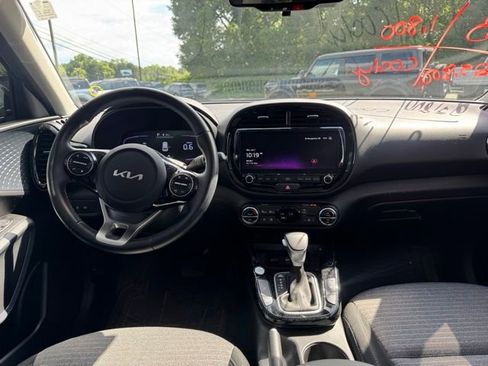 Used 2024 Kia Soul EX FWD image 17