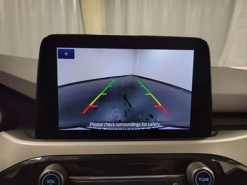 Used 2022 Ford Escape SE image 19